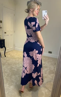 Outlet π Jolie Moi Dalilah Maxi π Dress, Navy Floral π― 9 Outlet π Jolie Moi Dalilah Maxi π Dress, Navy Floral π― -Alie Street Shop 10 11 2022 at 09.03.13 Sasha Joliemoi 46