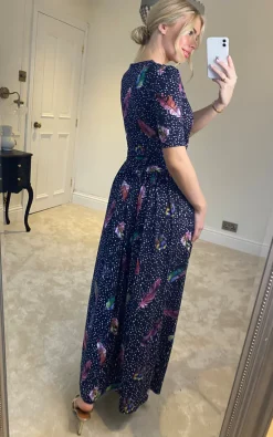 New 𧨠Jolie Moi Airis Printed Maxi π Dress, Navy Multi β 9 New 𧨠Jolie Moi Airis Printed Maxi π Dress, Navy Multi β -Alie Street Shop 10 11 2022 at 09.03.13 Sasha Joliemoi 53