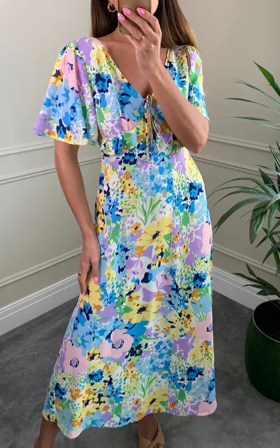 Discount π D.Anna V Neck Maxi π Dress With Frill Detail In Multicolour Floral Print π₯° 5 Discount π D.Anna V Neck Maxi π Dress With Frill Detail In Multicolour Floral Print π₯° - Image 3