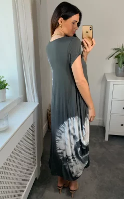 Flash Sale ❤️ HOXTON GAL Oversized Cap Sleeves Maxi 👗 Dress With White Print Details In Grey 😍 -Alie Street Shop 2022 06 17 Naomi HoxtonGal15