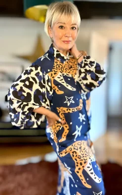 Deals 👏 Belle Modelle Astra Mixed Leopard Print Maxi/Full Length 👚 Shirt 👗 Dress In Navy ❤️ -Alie Street Shop SilkFred Astra Dress Side 1280 2048px