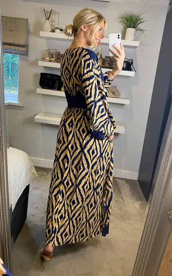 Wholesale π― Belle Love Italy Oversize Curve Penelope Ruffle Balloon Sleeve Shirred Maxi π Dress With Pockets In Navy Beige Geo Stripe π 6 Wholesale π― Belle Love Italy Oversize Curve Penelope Ruffle Balloon Sleeve Shirred Maxi π Dress With Pockets In Navy Beige Geo Stripe π - Image 4
