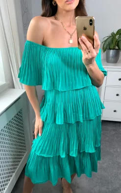 Deals 😉 HOXTON GAL Off Shoulder Pleated Oversized Layered 👗 Dress In Emerald Green ⌛ -Alie Street Shop hoxtongal naomi 27.06.220