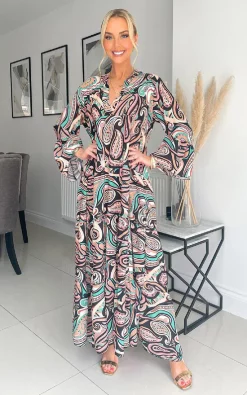 Flash Sale 💯 IKRUSH Eliana Printed Maxi 👗 Dress In Black ✨