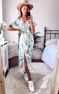 Discount π D.Anna V Neck Botanical Leaf Print Maxi π Dress With Smock Waist π 7 Discount π D.Anna V Neck Botanical Leaf Print Maxi π Dress With Smock Waist π -Alie Street Shop unnamed file 1168