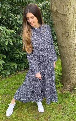 Cheap β¨ Mychicwardrobe Lula Smock π Dress In Navy Floral π₯° 9 Cheap β¨ Mychicwardrobe Lula Smock π Dress In Navy Floral π₯° -Alie Street Shop unnamed file 1445