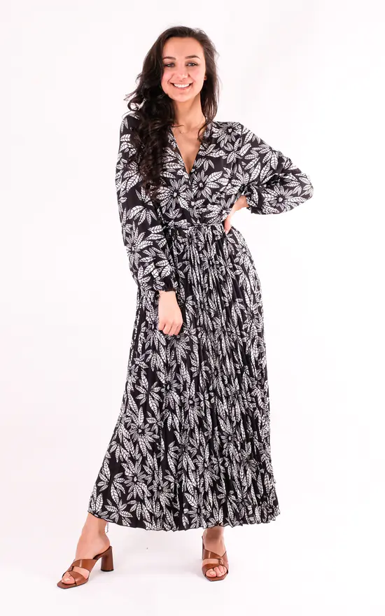 Flash Sale π Pinstripe Leaf Print V Neck Wrap Maxi π Dress In Black β 3 Flash Sale π Pinstripe Leaf Print V Neck Wrap Maxi π Dress In Black β