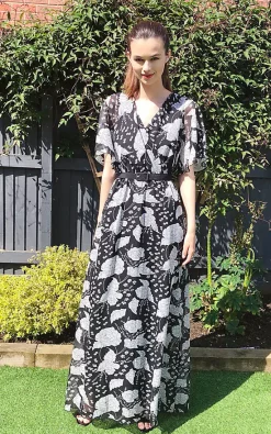 Best Pirce 🛒 CY Boutique Short Sleeve Wrap Maxi 👗 Dress In Black Rose Floral 😉