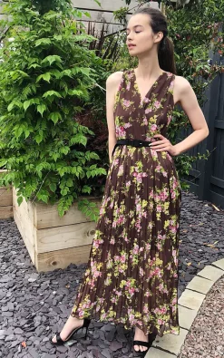 Flash Sale 🎉 CY Boutique Sleeveless Wrap Maxi 👗 Dress In Brown And Pink Floral Print ⌛