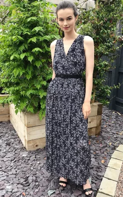 Wholesale 😍 CY Boutique Sleeveless Wrap Maxi 👗 Dress In Black Floral Print ❤️