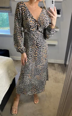 Outlet βοΈ D.Anna Long Sleeves V Neck Leopard Maxi π Dress With Frill Detail In Multicolour π― 8 Outlet βοΈ D.Anna Long Sleeves V Neck Leopard Maxi π Dress With Frill Detail In Multicolour π― -Alie Street Shop unnamed file 3231