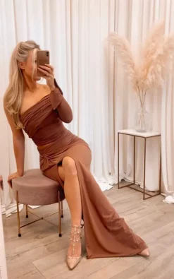 New 👍 Rag & Doll Olivia Asymmetric Cut Out Off The Shoulder Long Sleeve Tie Floorlength 👗 Dress Brown 🧨