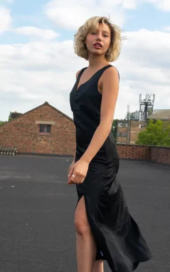 Outlet 😍 Goldie Black V Neck Midi 👗 Dress With Side Split 😉 -Alie Street Shop unnamed file 374